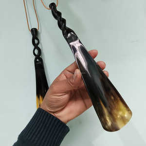 Chausse-pied artisanal de haute qualité en véritable corne de bœuf avec manche rond en corne massif, au meilleur prix - Product Image 5