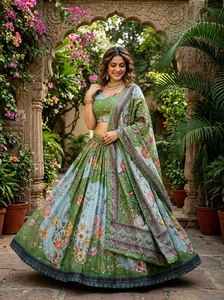 Ensemble Lehenga Choli en soie traditionnelle indienne moderne pour femmes avec broderie élégante et dupatta assorti pour les tenues de mariage - Product Image 6