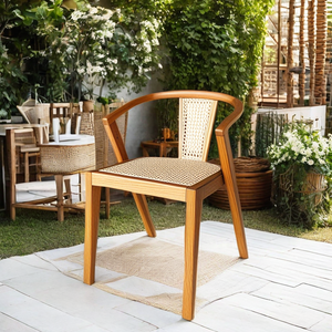 Chaise de salle à manger en bois courbé durable avec dossier en rotin bas quantité minimale de commande fournisseur du Vietnam - Product Image 1