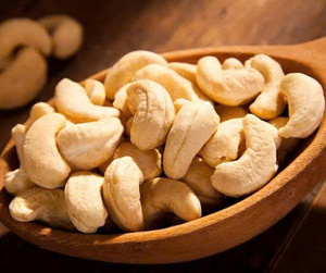 Premium Kim Long Brand W320 Grade Shelled Salt <b>Roasted</b> Cashew Kernels From Ho Chi Minh City OEM Service Vacuum <b>Bag</b> Packaging - Product Image 6