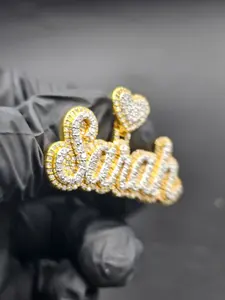 Colgante de Plata de Ley con Nombre Personalizado y Moissanita Redonda de 1.50 Quilates, Chapado en Oro Amarillo de 14K, Regalo para Mujer - Product Image 2