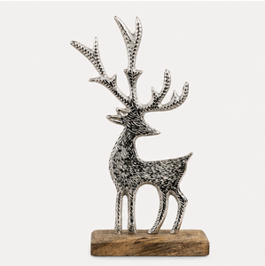 Estatua de reno de aluminio con acabado en plata antigua sobre base de madera natural, elegante escultura festiva de ciervo para la sala de estar. - Product Image 3