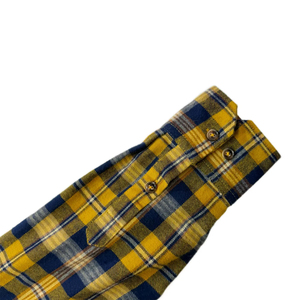 Camisa de Franela Ligera Clásica de Manga Larga a Cuadros con Dos Bolsillos en el Pecho, Cuello Camisero y Cierre de Botón, Talla Americana - Product Image 5