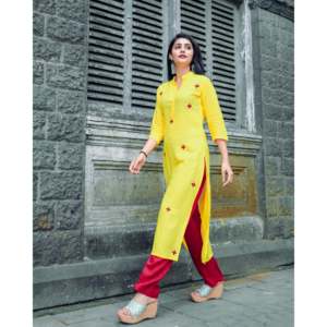 Conjunto de Kurta de Algodón y Fibra de Bambú Kesariya Peela Hecho a Mano para Mujer, Talla XS, con Top de Manga Tres Cuartos y Chalecos a Juego - Product Image 4