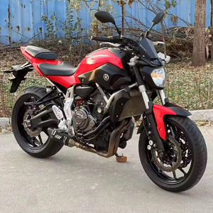 Motocicleta de Alto Rendimiento para Uso Urbano, Yamaha MT 07, Estabilidad en Carretera y Ciudad - Product Image 4