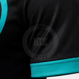 ชุดฟุตบอลพรีเมียม OEM เสื้อฟุตบอลแบบกำหนดเอง กางเกงขาสั้น ระบายอากาศ แห้งเร็ว ชุดทีมแบบซับลิเมชั่น - Product Image 5