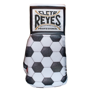 Guantes de Boxeo Cleto Reyes Blancos y Negros con Diseño de Balón de Fútbol, de Cuero, con Cordones, Profesionales para Adultos, para Entrenamiento y Sparring - Product Image 4