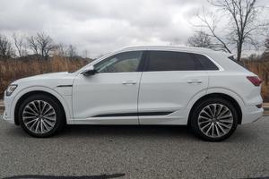 รถยนต์มือสองที่เชื่อถือได้ ปี 2019 <span class=keywords><strong>Audi</strong></span> <span class=keywords><strong>e</strong></span>-<span class=keywords><strong>tron</strong></span> Quattro - Product Image 4
