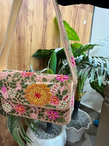 Bolso de Hombro Bohemio con Cuentas para Mujer, con Bordado Floral, Correa Única, Forro de Nailon, Decoraciones de Perlas y Letras - Product Image 4
