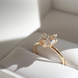 Anillo de compromiso de oro amarillo de 10K con moissanita blanca de corte marquesa, engaste de 6 o 2 puntas, con dos piedras, anillo Toi et Moi, regalo - Product Image 3