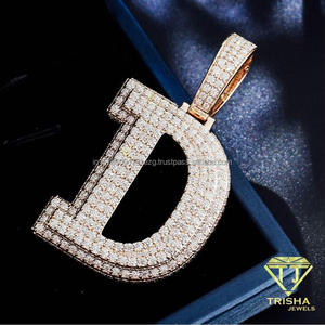 Collier pendentif moderne en forme de lettre D avec détails de pierres brillantes en diamant de laboratoire, bijou initial élégant - Product Image 4