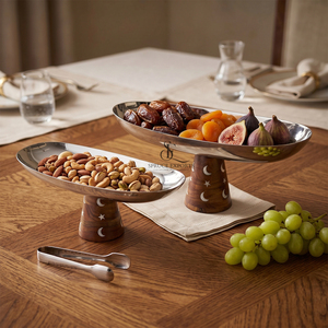 Plateau élégant en acier inoxydable pour le Ramadan, plateau à fruits secs avec incrustation de lune et d'étoile, base en bois. Vaisselle de luxe en gros - Product Image 1