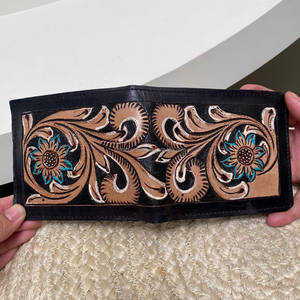 กระเป๋าสตางค์หนังแท้สำหรับผู้ชายสีดำสลักลายด้วยมือกระเป๋าสตางค์หนังแท้สำหรับคาวบอยใช้ประจำวันกระเป๋าสตางค์สุดหรูล่าสุดของผู้ชาย - Product Image 3