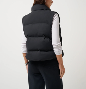 Chaleco Acolchado Cortavientos para Mujer, Chaleco de Plumón sin Mangas con Capucha, Chaleco Acolchado para Mujer, Venta al por Mayor Directa de Fábrica OEM, Logotipo Personalizado - Product Image 5
