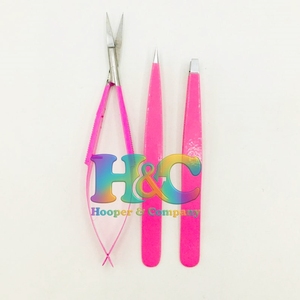 Set de Pinzas y Tijeras para Cejas Rosadas de Acero Inoxidable Sostenible, 2 Pinzas y 1 Tijera con Logo - Product Image 1
