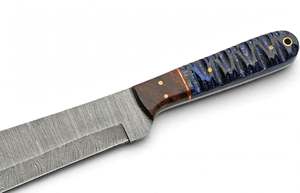 Couteau de cuisine artisanal en acier Damas avec manche en résine bleue texturée - Product Image 5