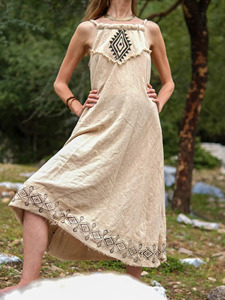 Vestido Maxi Boho de Algodón Khadi con Bordado Geométrico Tribal, Espalda Descubierta, Vestido Largo, Ropa de Resort de Algodón Orgánico Ecológico - Product Image 5