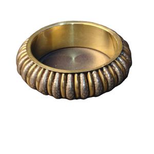 Bracelet texturé en métaux mélangés avec perles alternées en laiton et argenté - Style ethnique tribal - Manchette artisanale - Fait main - Product Image 1