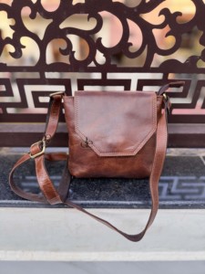 Classic <b>Genuine</b> <b>Leather</b> Handmade Cross-Body Shopping Bag Casual Bags Stylish Looking Unisex Daily Use <b>Handbag</b> for Women's Use - Product Image 5
