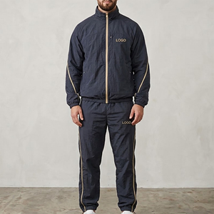 Conjunto Deportivo de Dos Piezas en Color Sólido, 100% Nailon, Impermeable y Resistente al Viento, Ligero y de Corte Holgado, Estilo Urbano, Gran Venta - Product Image 1