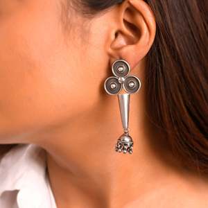 Meera jaipur dipta ชนเผ่าต่างหูแฟชั่นเงินแท้ - Product Image 1