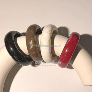 Juego de pulseras y brazaletes finos de resina hechos a mano de 4 regalos de boda y fiesta cristiana multicolor con piedra moissanita - Product Image 1