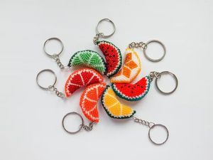 Porte-clés et breloque pour voiture au design chien brodé de perles, artisanat adorable, tendance et personnalisable - Product Image 6