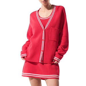 Vente en gros de cardigans d'hiver pour femmes personnalisés, col en V uni, fermeture à boutons, style preppy, sport, haute qualité, surdimensionné, chic, OEM/ODM - Product Image 1