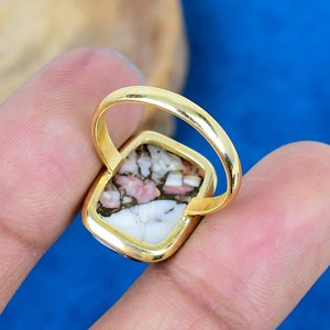 Bague en argent sterling 925 plaqué or 18 carats avec pierre précieuse naturelle en cuivre violet en forme de coussin - Product Image 4