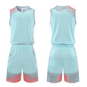 Uniforme de basket-ball de haute qualité en polyester 100%, meilleur design, vêtements de sport personnalisés pour l'extérieur, uniformes de basket-ball - Product Image 4