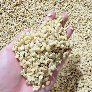 Wholesale Cheap Santigo Cashew <b>Nuts</b> Kaju Broken Kaju In Bulk <b>Kernel</b> Cashew <b>Nuts</b> Customized Cutting Size - Product Image 1
