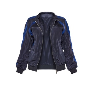 ชุดวอร์มกีฬาผู้หญิงคุณภาพสูง แบบมีซิป เสื้อแจ็คเก็ตกันลม ชุดวอร์มไนลอนแบบมีฮู้ด 2 ชิ้น ชุดออกกำลังกายสะท้อนแสง แฟชั่นทันสมัยสำหรับผู้หญิง ปี 2026 - Product Image 6