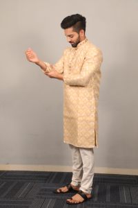 Kurta Tradicional de Algodón para Hombre, Corte Regular, Color Naranja con Patrón Blanco, Ropa Casual Estilo India-Pakistán, para Todas las Temporadas - Product Image 2