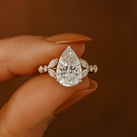 Élégant Solitaire en Or Blanc 14K, Coupe Poire 13x8mm, Moissanite VVS 3 Carats, Cadeau Religieux Personnalisé pour Mariage ou Fête pour Femme IGI