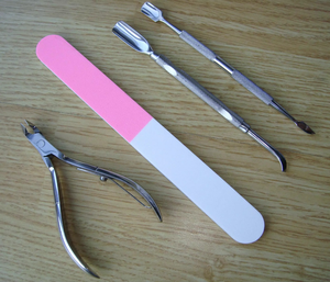 Kit de manucure et pédicure de qualité supérieure, 4 pièces, en acier inoxydable, outils de beauté dans un emballage en boîte - Product Image 1