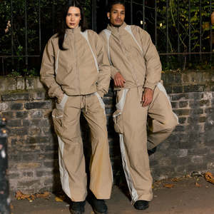 Chaqueta Cortavientos de Nailon para Hombre, Corte Regular, Talla Grande, Ropa Deportiva de Invierno, Estilo Urbano, Ligera, con Parches Bordados y Cierre - Product Image 1