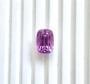 Piedra natural de kunzita de 16.69 quilates con corte octogonal para la elaboración de joyería fina. - Product Image 5