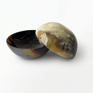Lámpara de Sal de Cerámica Natural Ecológica Hecha a Mano, Portátil, de Arte Moderno Coleccionable, Única, para Servir Ensaladas y Granos Orgánicos - Product Image 1