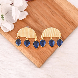 Boucles d'oreilles élégantes en laiton plaqué or avec pierre précieuse bleue hydro, bijoux faits à la main pour femmes, cadeau - Product Image 2