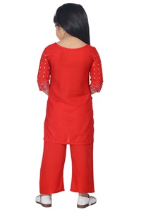 Ensemble Kurti et Palazzo de créateur pour filles, qualité export, tenue traditionnelle indienne tendance pour festivals, mariages et célébrations, en vente - Product Image 4
