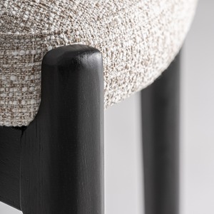 Silla de Comedor Elegante y Moderna con Brazos de Bouclé, Muebles Minimalistas de Madera Maciza para Proyectos Residenciales de Primera Calidad - Product Image 5