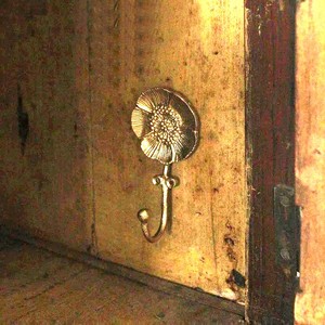 Gold Poppy Flower <b>Wall</b> Hook Metal Floral Shaped Coat Hanger Decorative Single Hook For Entryway Kitchen Bathroom Home Use - Product Image 2