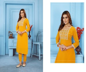 Kurta Amarilla de Algodón con Cuello Bordado, Largo hasta el Tobillo, Estilo Tradicional Indio-Pakistaní, Ropa Casual para Mujer, SALASAR 85317 - Product Image 2