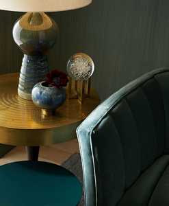 Mesa Auxiliar Moderna de Colección Curada con Tapa Redonda y Base Decorativa para Muebles de Sala - Product Image 2