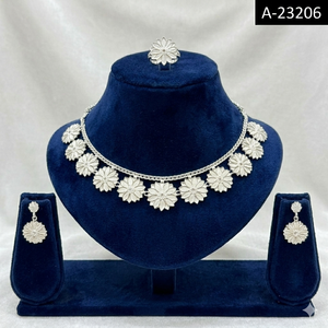 Listo para Enviar: Conjunto de Collar, Pendientes y Anillo Chapados en Oro de 22K para Mujer - Joyería Clásica de Lujo para Bodas y Fiestas - Product Image 2