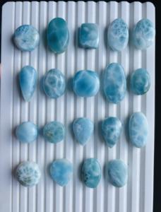 Cabochon de larimar de haute qualité, poli, formes variées, pierre précieuse artisanale pour bijoux - Product Image 3