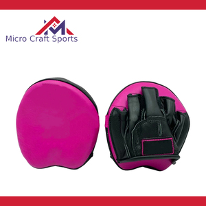 Équipement professionnel de boxe : Palettes de frappe en cuir personnalisées pour l'entraînement de boxe et d'arts martiaux – Qualité pakistanaise - Product Image 6