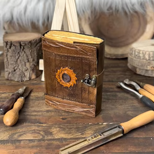 Diario de Cuero Marrón Grabado en Piedra Hecho a Mano, 200 Páginas con Borde Irregular, Páginas Personalizables, Estética Wicca Dibujada a Mano, Grimoire de Hechizos - Product Image 2