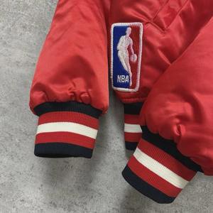 Chaqueta Chicago Varsity Letterman para Hombre, Reversible, Satén Rojo y Negro, Chaqueta Bull - Product Image 5