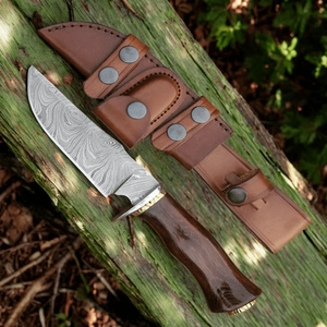 Couteau de chasse en acier Damas avec lame fixe tranchante, manche en bois, protège-doigts et étui en cuir - Product Image 4